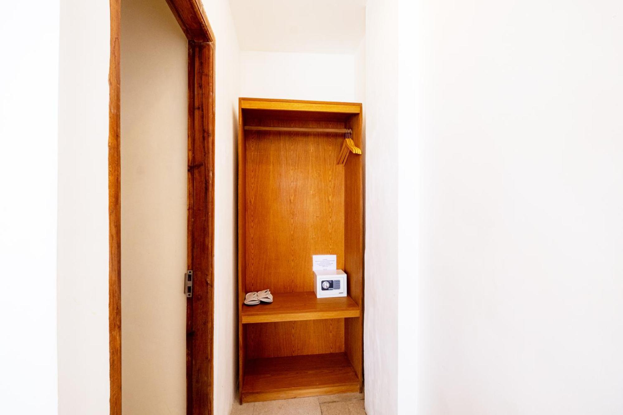 Amp Beach House Toyapakeh 部屋 写真