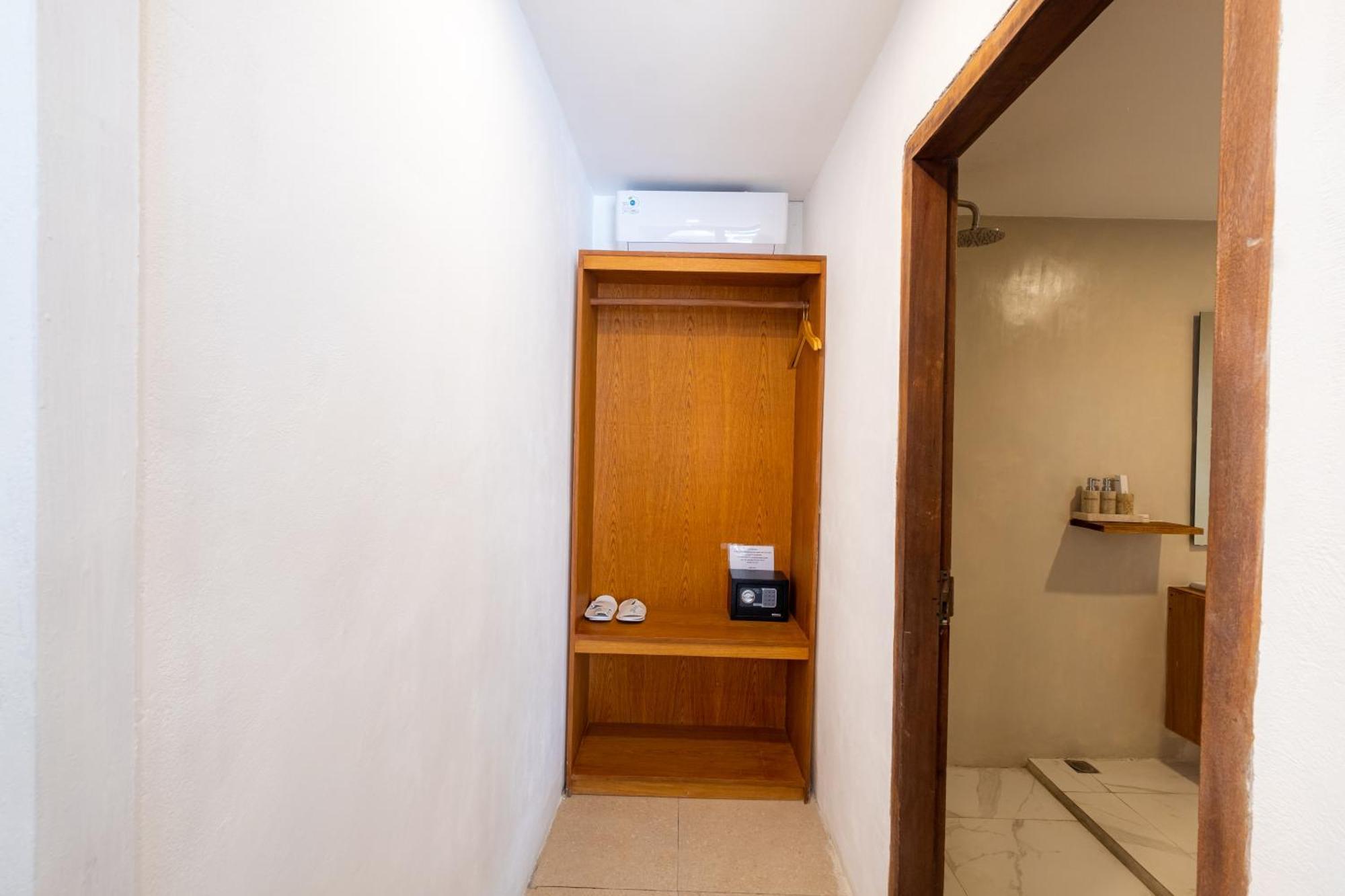 Amp Beach House Toyapakeh 部屋 写真