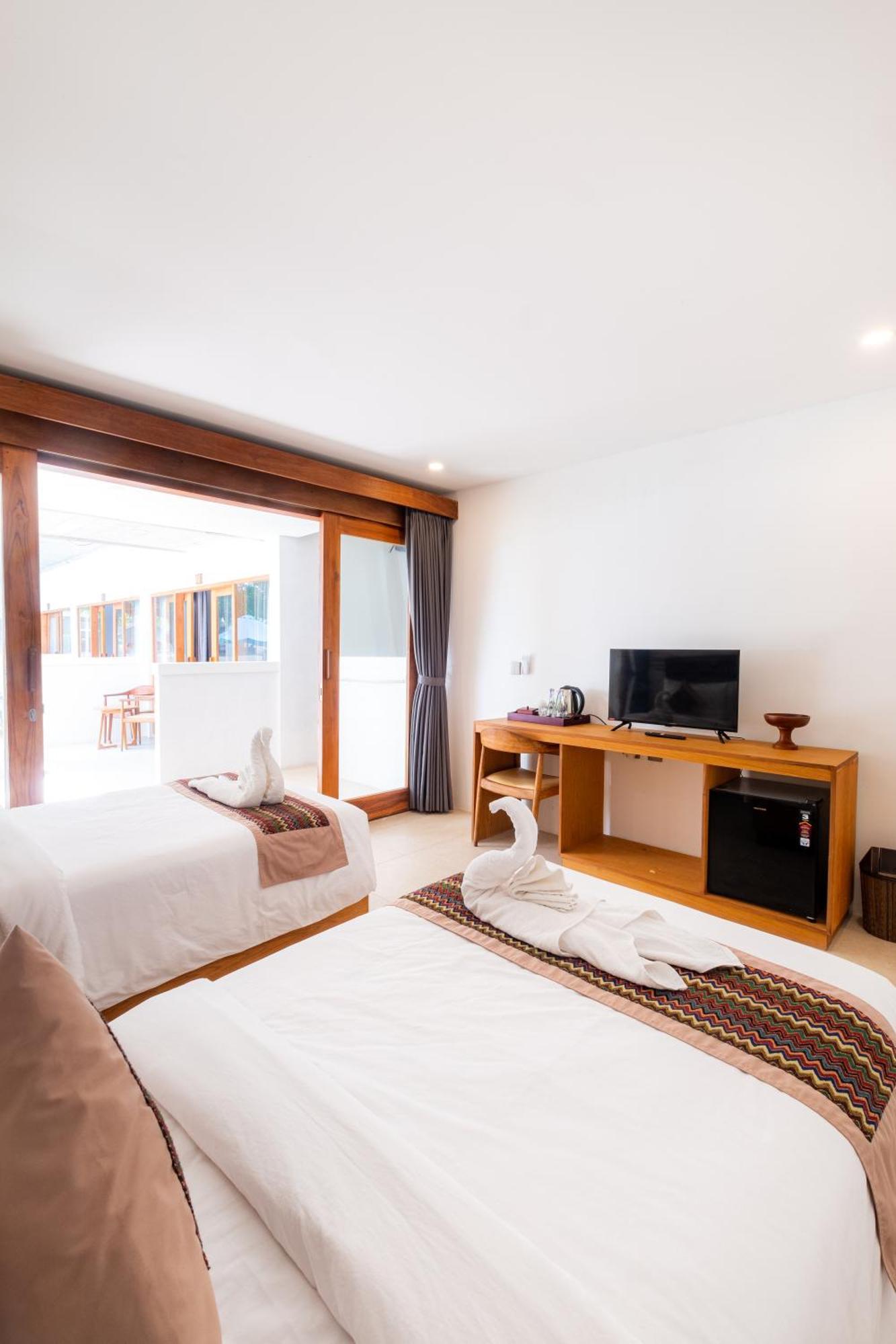 Amp Beach House Toyapakeh 部屋 写真
